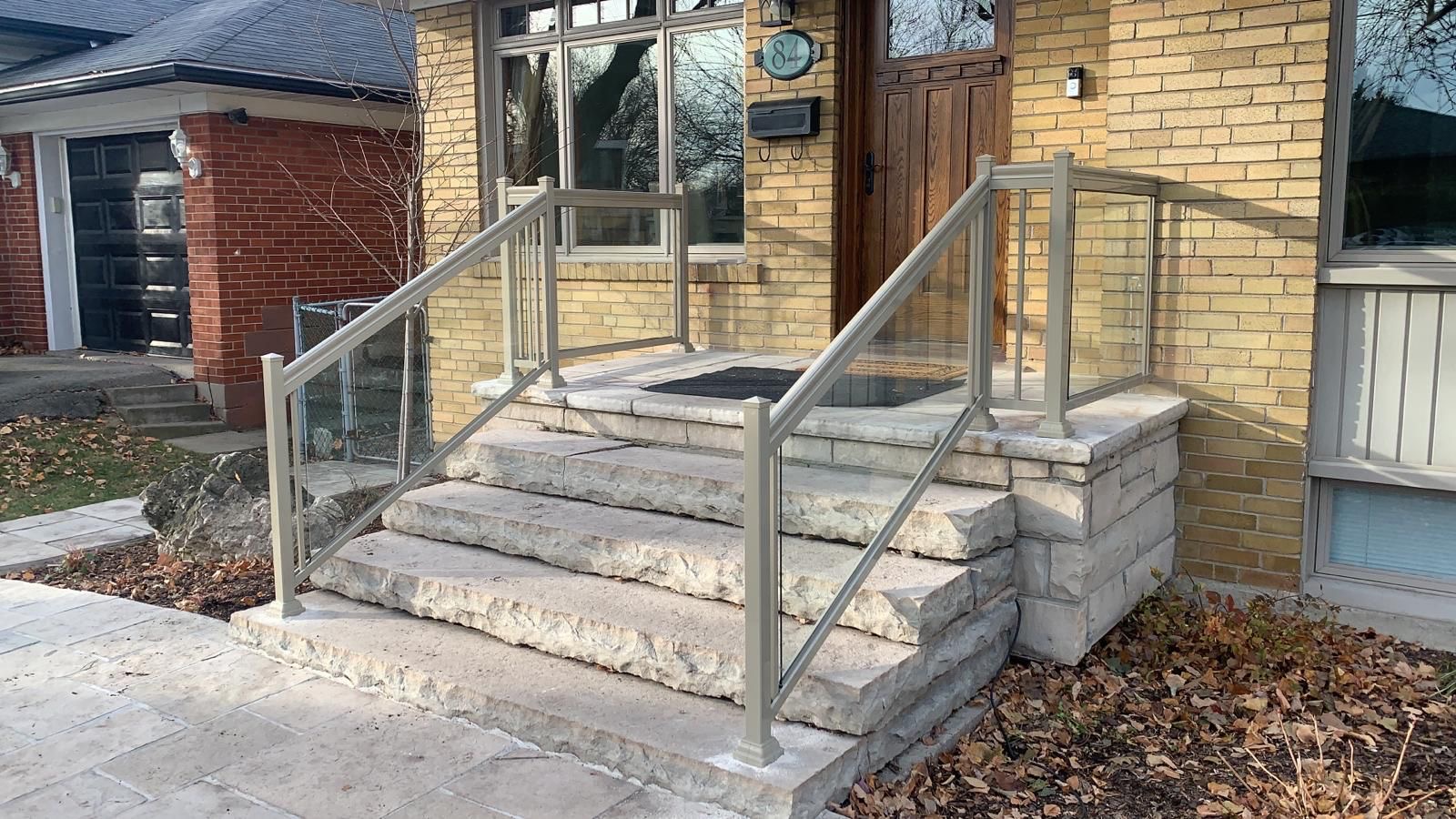Frameless glass railings in from a company